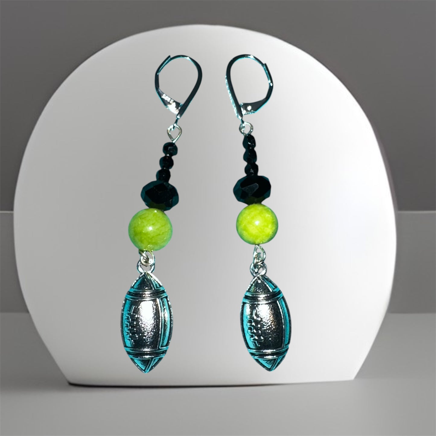 19” BLACK, WHITE AND GREEN MARBLE BEAD NECKLACE SET ￼￼